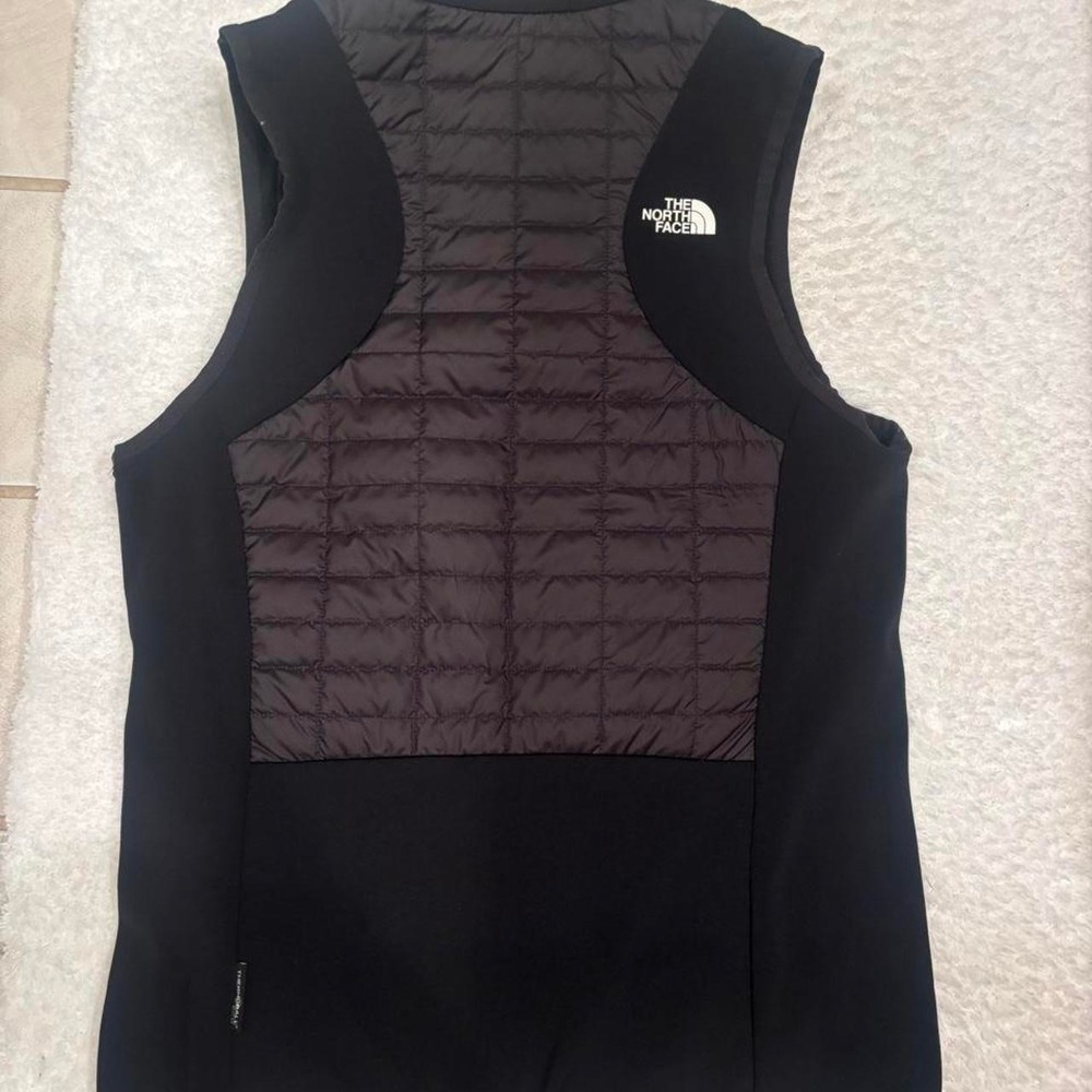 North face black vest
